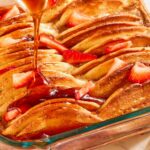 Cette cocotte de petit-déjeuner super facile à préparer à l&rsquo;avance est entièrement grâce aux crêpes surgelées 70 minutes