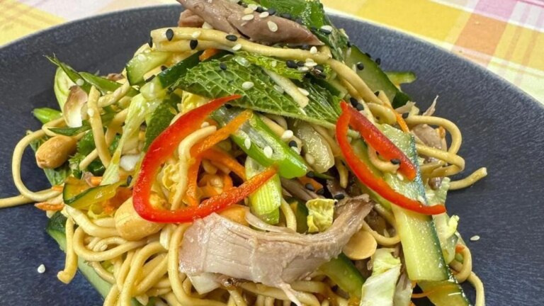 Salade de canard confit et nouilles de Wade Murphy