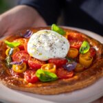 Cuisinez comme un chef : galette de tomates rôties lentement, burrata et basilic