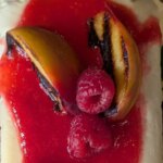 Glace au miel de Lilly et coulis de framboise
