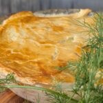Tarte au saumon irlandais poché et au brocoli de Trisha (compatible avec la friteuse à air)