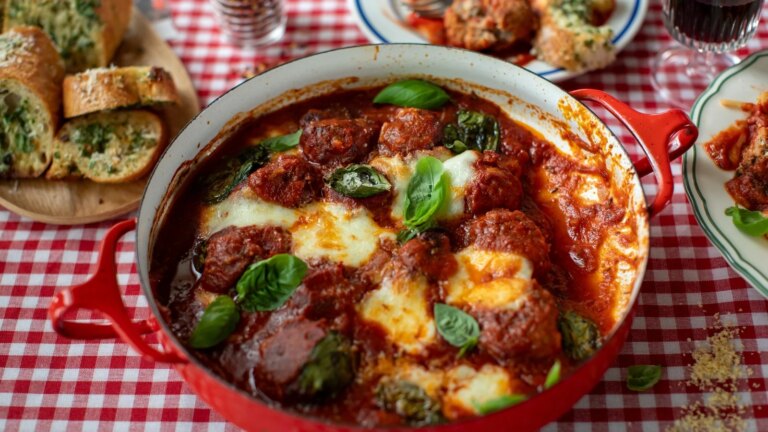 Donal&rsquo;s Italian Kitchen : boulettes de viande au four et pain à l&rsquo;ail